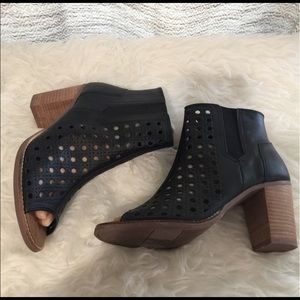 TOM'S Majorca open toed bootie heel